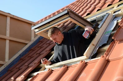 Pose de fenêtres de toit Velux à Valsonne